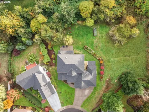 16412 SE Meadowland Court Portland OR 97236