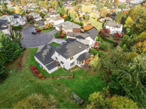 16412 SE Meadowland Court Portland OR 97236