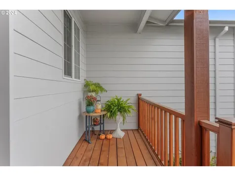 16412 SE Meadowland Court Portland OR 97236