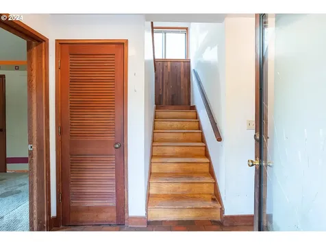 1425 E 43rd Avenue Eugene OR 97405