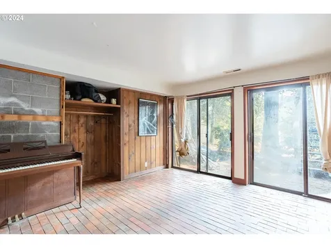 1425 E 43rd Avenue Eugene OR 97405
