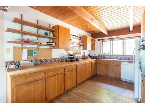 1425 E 43rd Avenue Eugene OR 97405