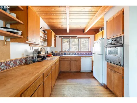 1425 E 43rd Avenue Eugene OR 97405