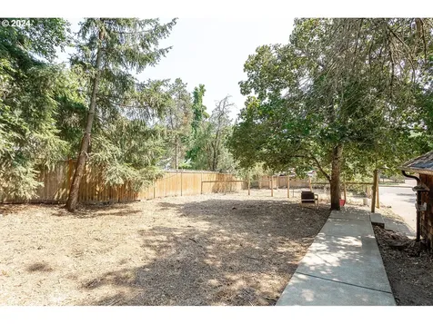 1425 E 43rd Avenue Eugene OR 97405