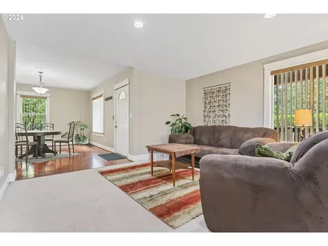 8335 N Delaware Avenue Portland OR 97217
