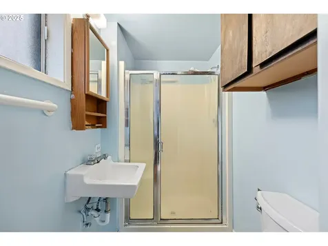 299 River Loop 1 Eugene OR 97404