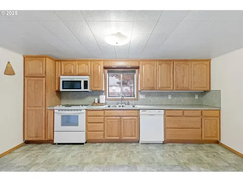 299 River Loop 1 Eugene OR 97404