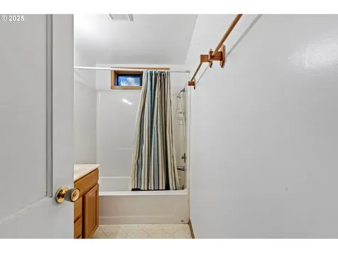 299 River Loop 1 Eugene OR 97404