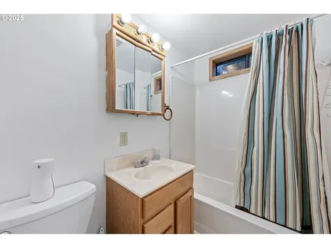 299 River Loop 1 Eugene OR 97404
