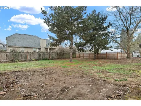 299 River Loop 1 Eugene OR 97404