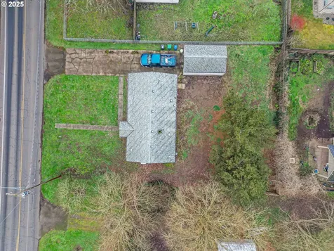 299 River Loop 1 Eugene OR 97404