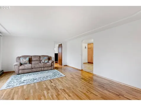 299 River Loop 1 Eugene OR 97404