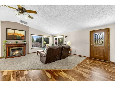 1009 Se 271st Avenue Camas WA 98607