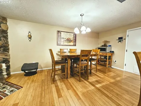 550 Baldwin Avenue Ne Salem OR 97301