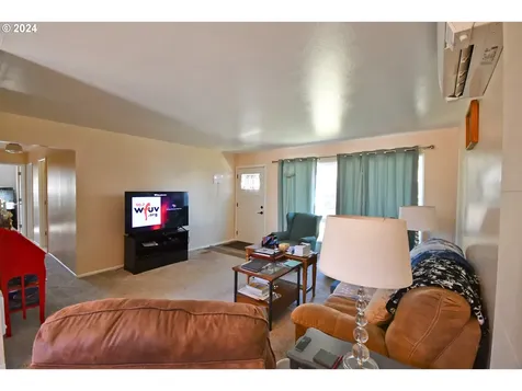 3417 W 8th Street The Dalles OR 97058