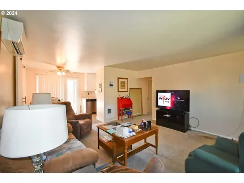 3417 W 8th Street The Dalles OR 97058