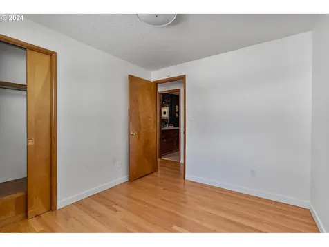 3709 Ne Simpson Street Portland OR 97211
