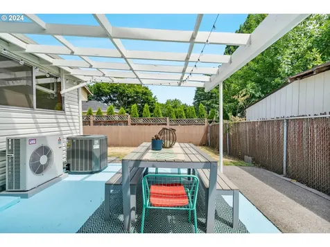 3709 Ne Simpson Street Portland OR 97211