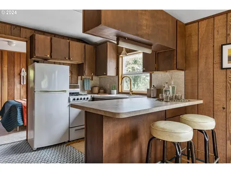 3709 Ne Simpson Street Portland OR 97211