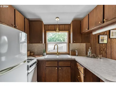 3709 Ne Simpson Street Portland OR 97211