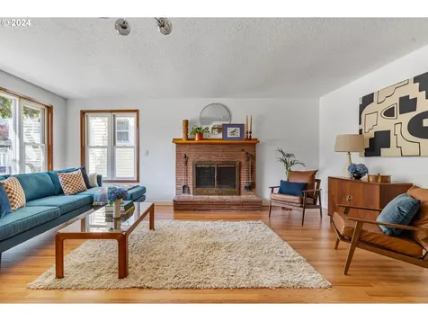 3709 Ne Simpson Street Portland OR 97211