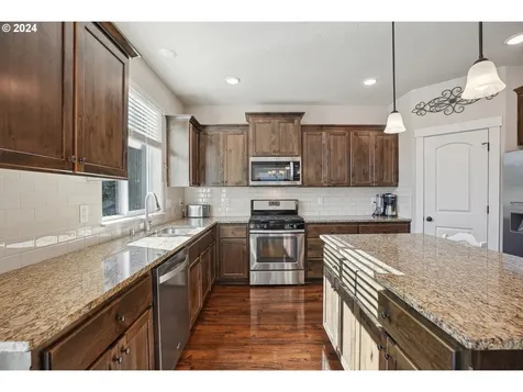 3520 NE Spruce Drive Camas WA 98607
