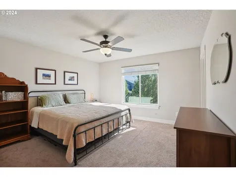 3520 NE Spruce Drive Camas WA 98607