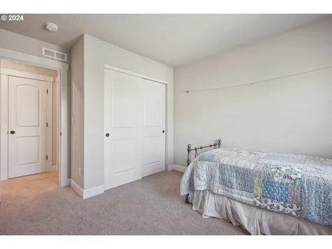 3520 NE Spruce Drive Camas WA 98607