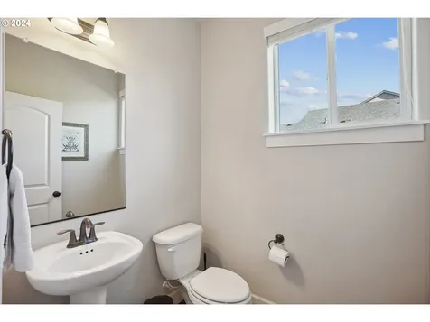 3520 NE Spruce Drive Camas WA 98607