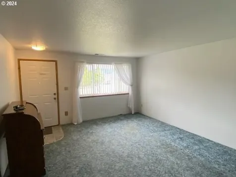 253 Camas Court Sutherlin OR 97479
