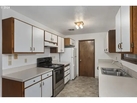 241 NE 197th Avenue Portland OR 97230