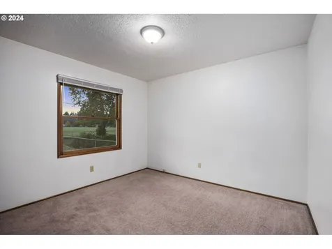 241 NE 197th Avenue Portland OR 97230