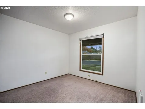 241 NE 197th Avenue Portland OR 97230
