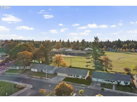 241 NE 197th Avenue Portland OR 97230
