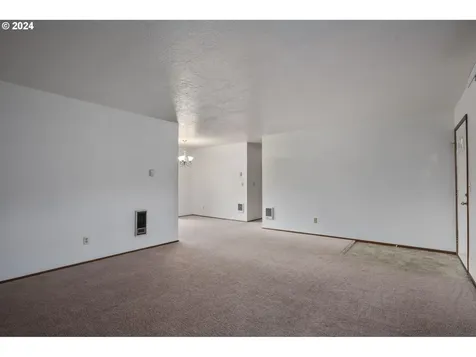 241 NE 197th Avenue Portland OR 97230