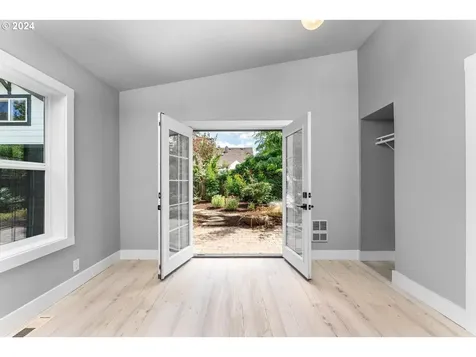 220 Ne 68th Avenue Portland OR 97213