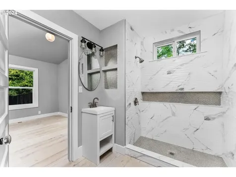 220 Ne 68th Avenue Portland OR 97213