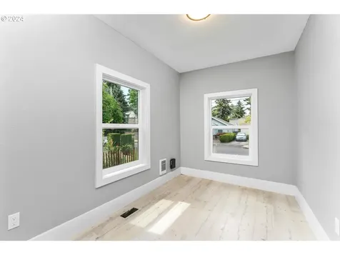 220 Ne 68th Avenue Portland OR 97213