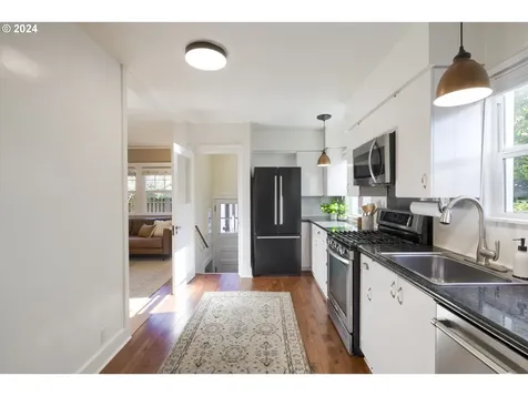 1914 SE 59th Avenue Portland OR 97215