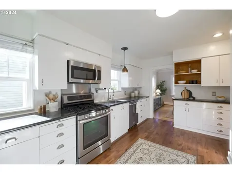 1914 SE 59th Avenue Portland OR 97215