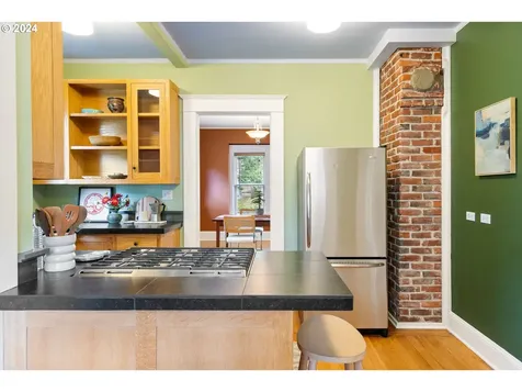 1305 SE 41st Avenue Portland OR 97214