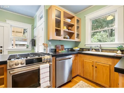1305 SE 41st Avenue Portland OR 97214
