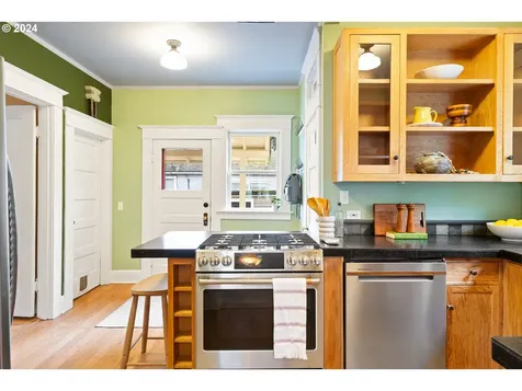 1305 SE 41st Avenue Portland OR 97214
