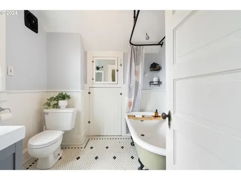 1305 SE 41st Avenue Portland OR 97214