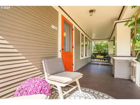 1305 SE 41st Avenue Portland OR 97214