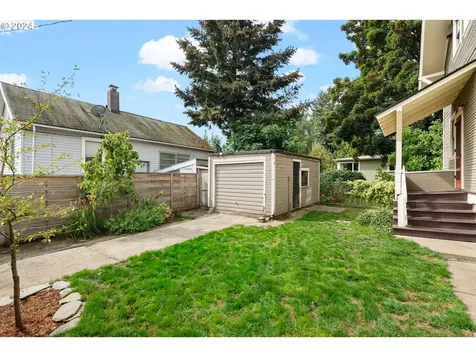 1305 SE 41st Avenue Portland OR 97214