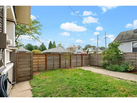 1305 SE 41st Avenue Portland OR 97214
