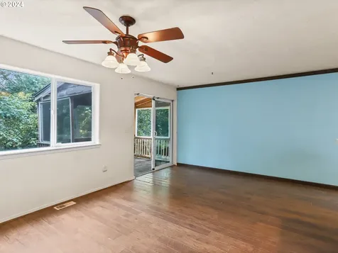 19075 Barrington Avenue Sandy OR 97055