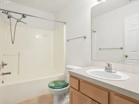 19075 Barrington Avenue Sandy OR 97055