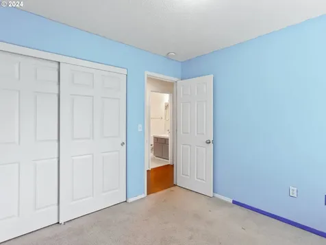 19075 Barrington Avenue Sandy OR 97055